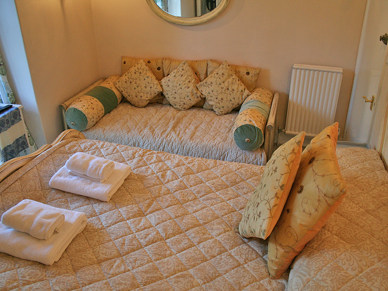 the dalesway, room at blenheim lodge, bowness on windermere, lake district
