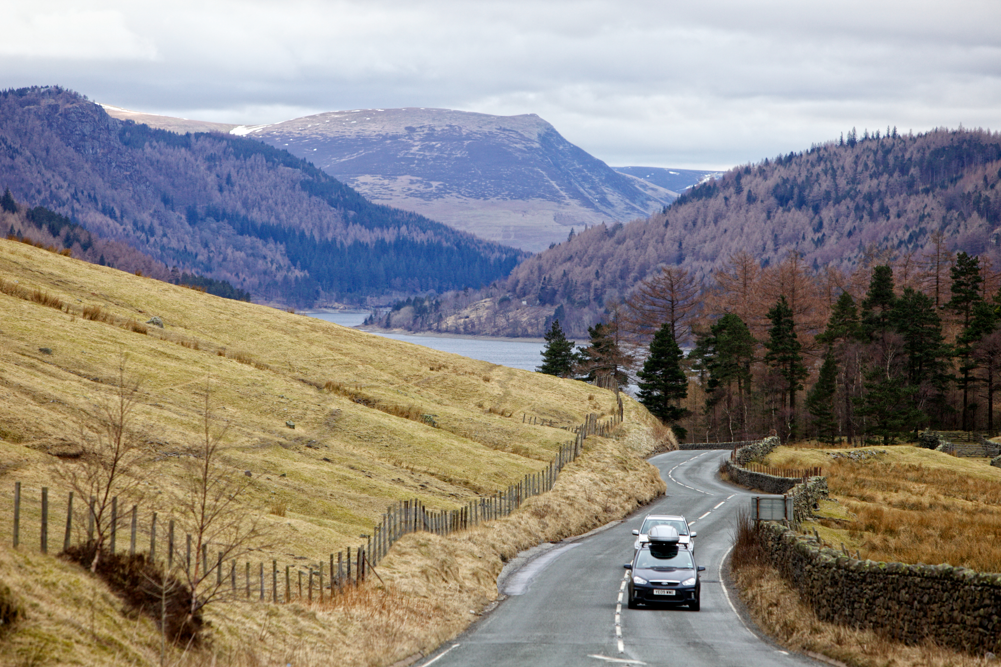 This is just a small part of the beautiful road that we drove to Keswick from Bowness-on-Windermere, with surrounding mountains, green fells and sparkling lakes to admire! (Photo courtesy of www.cumbriaphoto.co.uk.)